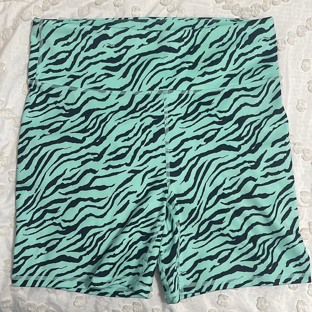 Teal pattern bike shorts